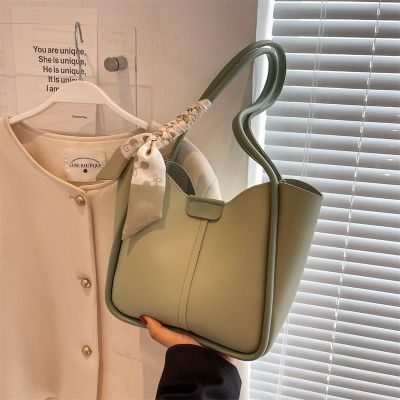 MLBˉ Official NY Large-capacity bag womens new color contrast simple and exquisite silk scarf commuting all-match single-shoulder bag tote bag