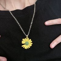 Daisy flower necklace lower necklace