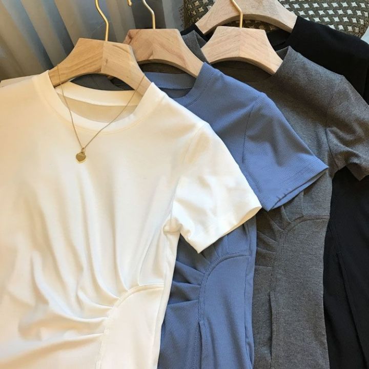 เสื้อยืดแขนสั้นสีทึบจีบสำหรับผู้หญิง-สไตล์ตะวันตกเข้าได้กับทุกชุดเสื้อเชิ้ตดีไซน์ใหม่ฤดูร้อน