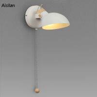 Aisilan LED E12/E14 หลอดไฟติดผนังพร้อมสวิตช์โซ่ดึง Matte Metal Directional โคมไฟติดผนังสำหรับข้างเตียงห้องนั่งเล่นโรงแรม