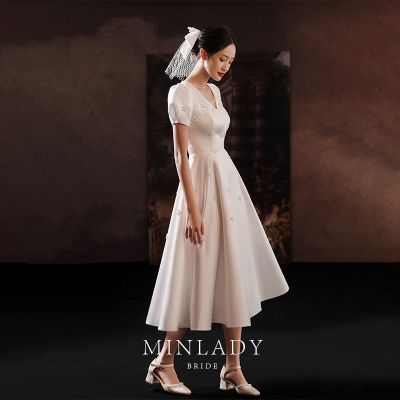 ชุดเดรสผ้าซาตินสีขาวสำหรับเจ้าสาวชุดค็อกเทลชุดแต่งงานแสงผ้าซาติน สำหรับเจ้าสาว QH106