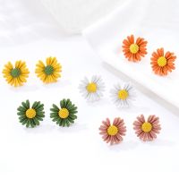 Korean Style Cute Small Daisy Sun Flower Stud Earrings for Women 2021 Girls Sweet Fashion Earring Party Jewelry Gifts