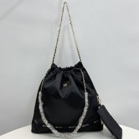 Le on poetry in the winter of 2022 the new black chain bag tote bag is natural capacity commuter bag leisure L201 handbag