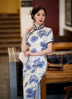 ฤดูร้อนแบบดั้งเดิมจีนคอจีนแขนสั้นซาติน Cheongsam สง่างามแปดปุ่มยาวสไตล์ Qipao ขนาด4XL