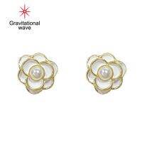 Gravitational Wave 1คู่ผู้หญิง Ear Studs ดอกไม้ Faux Pearl เครื่องประดับสไตล์เกาหลี Camellia Ear Cuffs วันเกิดของขวัญ