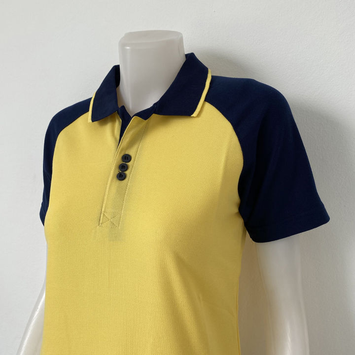 polo-shirt-แบบหญิง-สีเหลืองแขนกรม-แบบแขนปล่อย-เนื้อผ้านุ่ม-สวมใส่สบาย-มีแบบหญิง-ทรงเข้ารูป-ส่วนแบบชาย-มีกระเป๋าที่หน้าอก