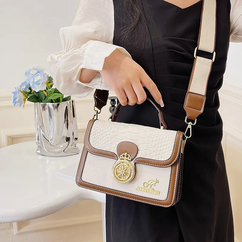 Leather texture fashion retro hand bag small square new fashion niche light  luxury high sense crossbody bag