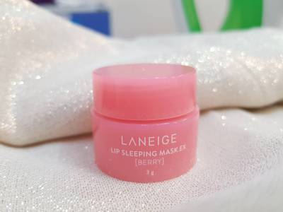 Laneige Lip Sleeping Mask 🍒Berry กลิ่นหอมเบอร์รี่ 3 gมาส์กทิ้งไว้เพียงคืนเดียว ปากคุณจะดูสดชื่น ชุ่มชื้น และดูสุขภาพดีแบบอมชมพูระเรื่อ