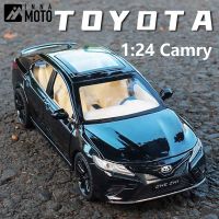 Toyota Camry โมเดลรถโลหะผสมรถของเล่นดึงกลับโลหะ1:24ของเล่นสำหรับเด็กแบบจำลองเสียงสูง