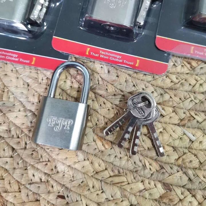 tiguan-super-lock-กุญแจล็อคอเนกประสงค์สแตนเลส-ไซด์-30mm-ชุดกุญแจ-กุญแจ-กุญแจล็อคประตู-แม่กุญแจล็อค-กุญแจล็อค-ชุดกุญแจบ้าน-วัสดุสแตนเลส-304