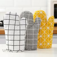 Household insulated gloves kitchen oven baking insulated steamer microwave oven gloves