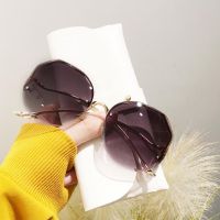 [ZOMI] UV400 Fashion Womens Tea Gradient Ocean Water Cut lens Trimmed Metal Curved Temples Sunglasses