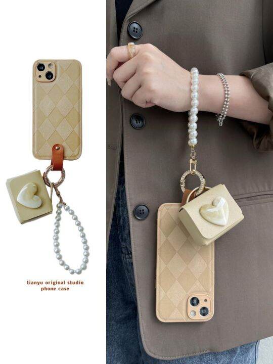 กระเป๋าใส่หูฟัง-linka-love-heart-สำหรับ-iphone14promax-premium-sense-กรณีโทรศัพท์สีกากีสำหรับ-iphone13pro-leather-กระเป๋าสะพายไหล่สำหรับ-iphone12promax-pearl-bracelet-case-สำหรับ-iphone11