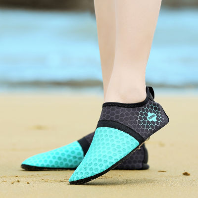 2021 Water Shoes Men Women Swimming Shoes Summer Aqua Beach Shoes Beach Seaside Flat Soft Uni Non-Slip Sneakers
