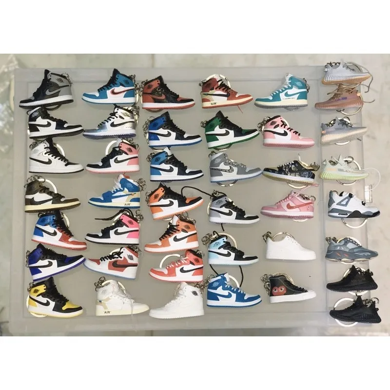 Móc khoá giày sneaker 3D Air Jordan 1 Off White tỉ lệ 16 mô hình giày  sneaker mini  Lược  Bàn chải tóc  TheFaceHoliccom