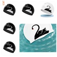 GGR พิมพ์ลายหงส์ หมวกว่ายน้ำหมวก ลายหงส์ ป้องกันหูผมยาว หมวกสำหรับดำน้ำ อุปกรณ์ดำน้ำสำหรับดำน้ำ ผมไม่ติด หมวกว่ายน้ำลายหงส์ สำหรับการว่ายน้ำ