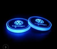 ไฟถ้วยโลโก้รถ Led 2x Ubs ไฟรถยนต์แสงธรรมชาติสำหรับ Vw Volkswagen สีสันสดใสถาดรองแก้วน้ำส่องสว่างอัจฉริยะ