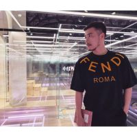 โลโก้แขนสั้นผู้ชาย Fendi ใหม่เสื้อยืดแบบหลวมลำลองระบายอากาศ