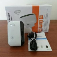 ตัวขยายสัญญาณWiFi ของแท้100% ตัวดูดเพิ่มความแรงสัญญาณไวเลส Wireless-N Wifi Repeater 300Mbps ขาเสียบแบน