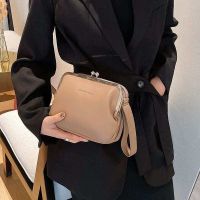 Hot selling womens 2023 new ins trendy fashion clip square bag European and retro western style single shoulder diagonal