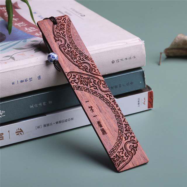 creative-retro-blood-sandalwood-bookmark-school-office-reading-stationery-student-supplies-chinese-style-crescent-moon-book-clip