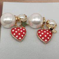 Lovely heart-shaped design earrings, brass material to create high-quality jewelry, a simple and textured Women earrings