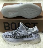 รองเท้าผ้าใบYEEZY BOOST 350