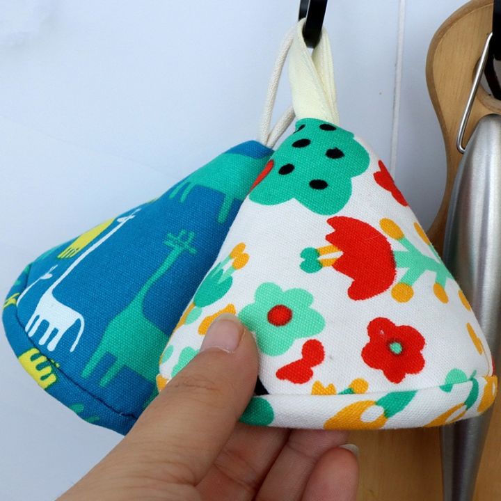 1pc-triangular-pot-cover-cap-cartoon-animal-colorful-cotton-kitchen-insulation-clip-insulation-handle-glove-xmas-gift