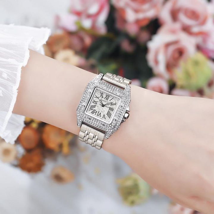 นาฬิกาแฟชั่นผู้หญิง2023รุ่นใหม่ทรงเหลี่ยมเพชรหน้าปัดใหญ่สายเหล็กนาฬิกาควอตซ์กันน้ำสำหรับชีวิต