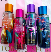 Victorias Secret Fragrance Mist น้ำหอม วิคตอเรีย ซีเคร็ท กลิ่นหอมเย้ายวน หอมดอกจัสมิน ดอกดาเลีย ดอกโบตั๋นสีม่วง และดอกวานิลลา กลิ่นดอกไม้250 ml.