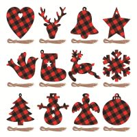 【LZ】◈  10 pçs 8cm búfalo vermelho preto xadrez natal enfeites de madeira fatias com cordas para diy artesanato decoração de suspensão de natal