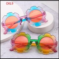 OKL9 กรอบกลมๆ แว่นกันแดดดอกทานตะวันสำหรับเด็ก สีสันสดใส ที่บังแดด น่ารักน่ารักๆ แว่นตาป้องกันแสงแดด สำหรับเด็กผู้หญิง