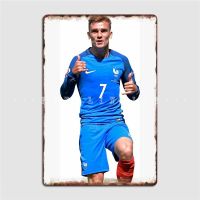 Jimin Antoine Griezmann โปสเตอร์โลหะโล่คลับพรรคภาพจิตรกรรมฝาผนังออกแบบโล่ดีบุกเข้าสู่ระบบโปสเตอร์ตกแต่งห้องของคุณด้วยนี้โปสเตอร์ที่มีสไตล์และไม่ซ้ำกัน