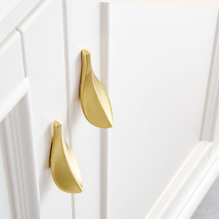 มือจับประตูตู้เก็บของทองเหลืองหูจับลิ้นชักด้ามจับตู้เสื้อผ้าผีเสื้อแมลงปออเมริกันที่สร้างสรรค์