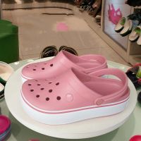 รองเท้า Crocs ผู้หญิง