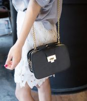 [Baozhihui]Women 39; S Chain Shoulder Slung Small Square Bag Flip Mat Matte Jelly Package Three Small Square Bag Metal Buckle