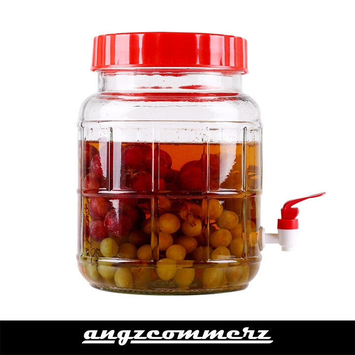 1 Man And 1 Jar