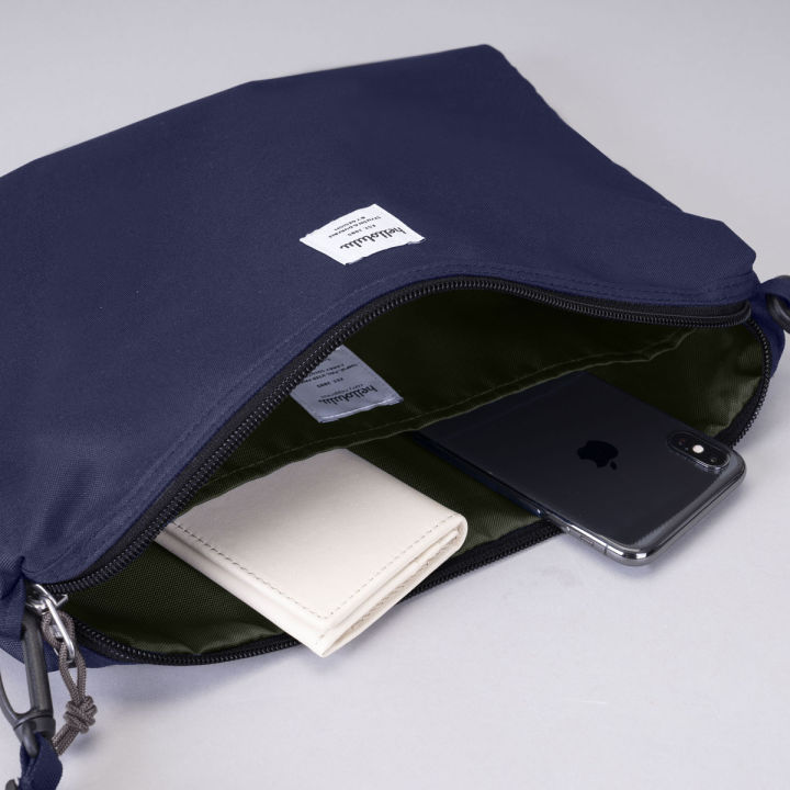 hellolulu-รุ่น-carl-มี-2-สีให้เลือกกระเป๋าสะพายข้าง-bc-h50204-01-กระเป๋าสะพายไหล่-กระเป๋าสะพายผู้ชาย-ผู้หญิง