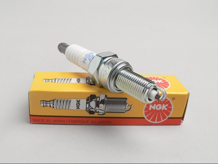 NGK【Genuine】 REGULAR CPR8EA SPARK PLUG 100 Original SNIPER 155 VVA