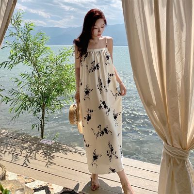 Summer new temperament of the seaside tourism holiday French languid glow condole belt dress dress