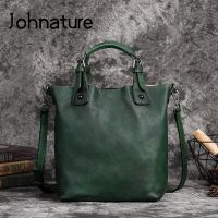 Johnature 2022ใหม่ย้อนยุคผู้หญิงถังกระเป๋ากระเป๋าหนังแท้ชั้นแรก Cowhide ความจุขนาดใหญ่กระเป๋าสะพายอเนกประสงค์