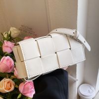 High-end bag womens summer 2023 new fashion green niche ladies Messenger white chest