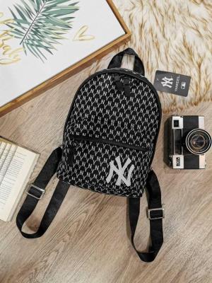 กระเป๋าสะพาย NY New York Yankees Monogram Mini Backpack วัสดุNylon หนา100% กันน้ำได้ ลายผ้า Monogram NY พร้อมปักโลโก้หน้ากระเป๋า ตัวโลโก้ NY ดูเป็น 3 มิติ ลายโมโนแกรมทั้งใบ