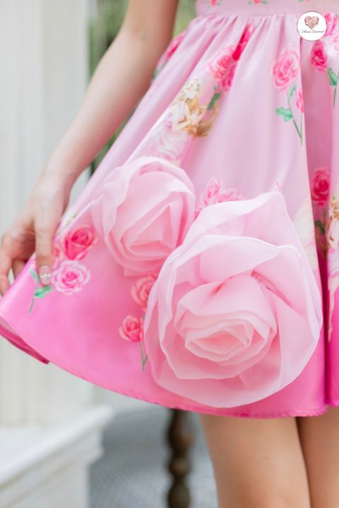 maria-diamond-x-yuizand-kloset-เดรสพิมพ์ลายสีชมพูเเต่งดอกไม้ผ้าซีฟองเเขนตุ๊กตาต้องมีน้าา