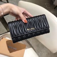 【Classic replication】 The new miu miuˉabsurd long wallet simple two-fold pleated long clip multi-card slot large-capacity storage bag fashion sweet style