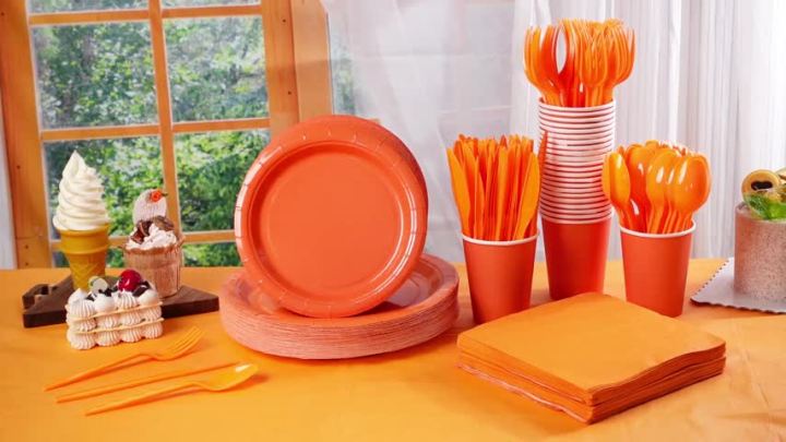 LZD Qilery 282ชิ้นสีส้มพรรคซัพพลาย Plete บนโต๊ะอาหารรวมถึงแผ่น