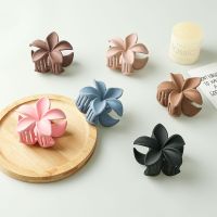 23 New 6 Pack Flower Floral Hair Claw Clips Casual Office Lady Girl Elegant Solid Color Non Slip Plumeria Hair Clip For Thick Hair Thin