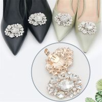 OKDEALS เครื่องประดับ Sepatu Pengantin Wanita คริสตัลพลอยเทียมสำหรับผู้หญิง1ชิ้นเครื่องประดับหัวเข็มขัดมีเสน่ห์