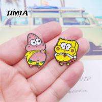 TIMIA โลหะผสมอัลลอยด์ หมุดเคลือบตัวละครอนิเมะ SpongeBob เหลือง/ชมพู แผ่นป้ายสัญลักษณ์ สไตล์เกาหลีแบบ วัยรุ่นอายุยืน