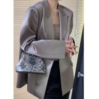 Uniqlo 2023 New Fashion version 2023 Spring and Autumn New Gray Blazer Womens Small High-end Design Niche Casual Satin Suit Trend